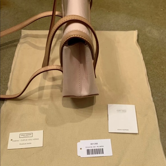 Louis Vuitton - Picture 5 of 8